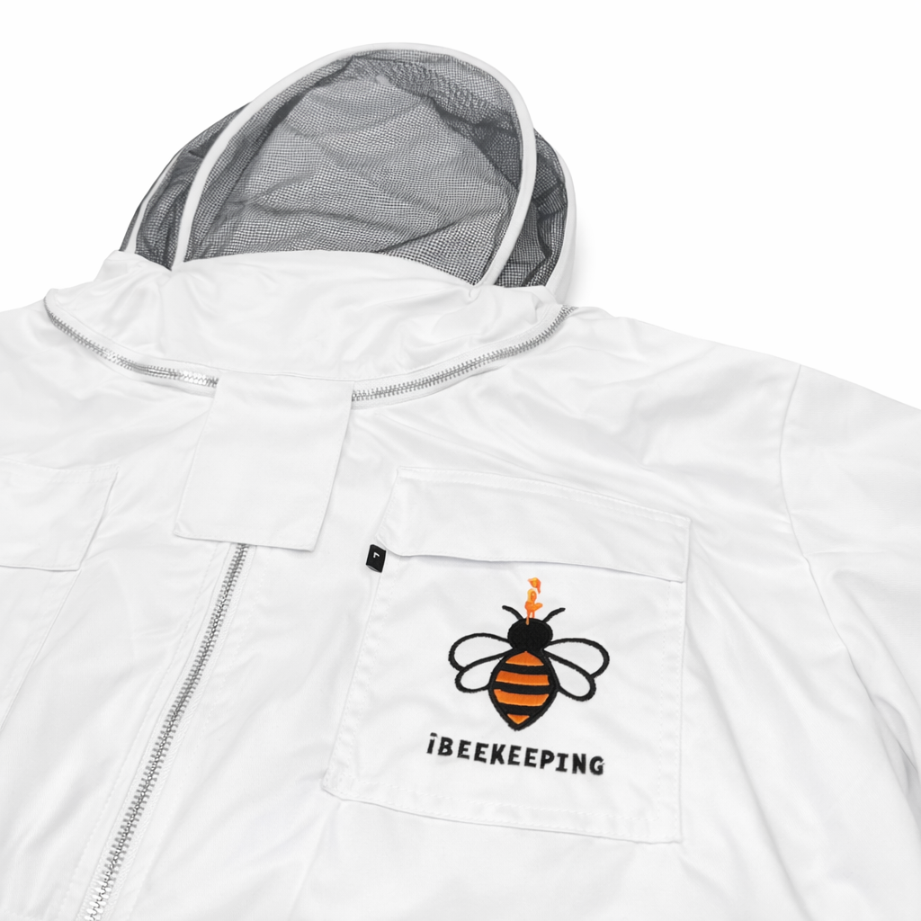 Ventilated beekeeping jacket with veil